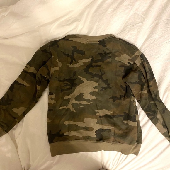 TNA army print sweatshirt size S. NEW without tags - Picture 2 of 3